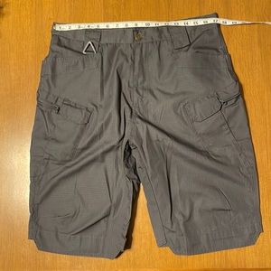 Mens Hiking Shorts. Size 34